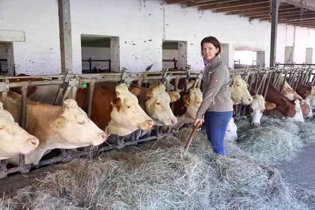 Michaela Langer-Weninger führt gemeinsam mit ihrem Mann einen Biobauernhof in Innerschwand. | Foto: Helmut Klein