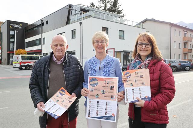 Impfinitative Golling (v.l.) Initiator Werner Rauter, Ärztin Maria Trattner und Apothekerin Franziska Wagner  | Foto: Franz Neumayr