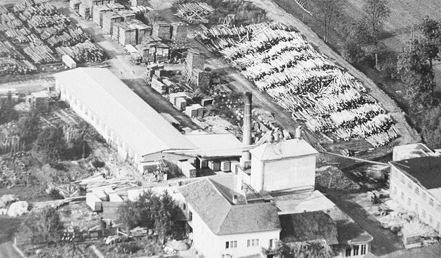 Das Holzfreilager der Firma Weitzer Parkett 1959. | Foto: Weitzer Parkett