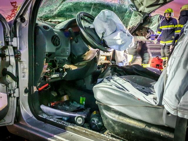 Total zerstörte Fahrzeuge auf der Autobahn. | Foto: FF Mooskirchen