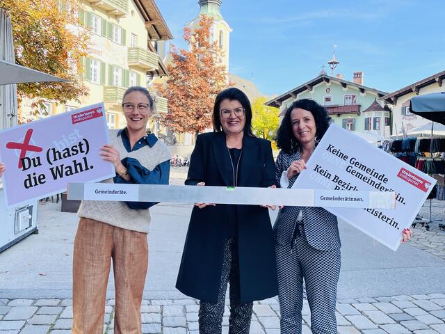 "Du bist die Wahl": Susanne Hartrumpf, Elisabeth Pfurtscheller, Margreth Falkner. | Foto: Kogler