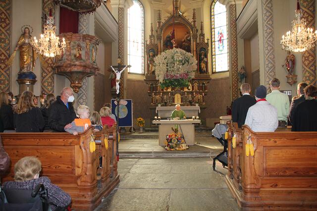 Die Erntedank-Feier in St. Josef war ein gelungenes Fest für die ganze Pfarrgemeinde. Jetzt blickt man schon in Richtung Advent.  | Foto: Gde St. Josef