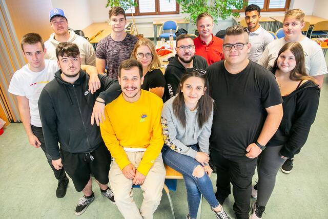 Klassen- und Schulsprecher aus allen Landesberufsschulen mit ÖGJ-Sekretär Christoph Frühstück am AK/ÖGJ-Seminar.  | Foto: AK Burgenland