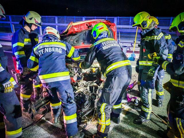 Vier Feuerwehren mit mehreren Dutzenden Kräften waren im Einsatz. | Foto: FF Mooskirchen