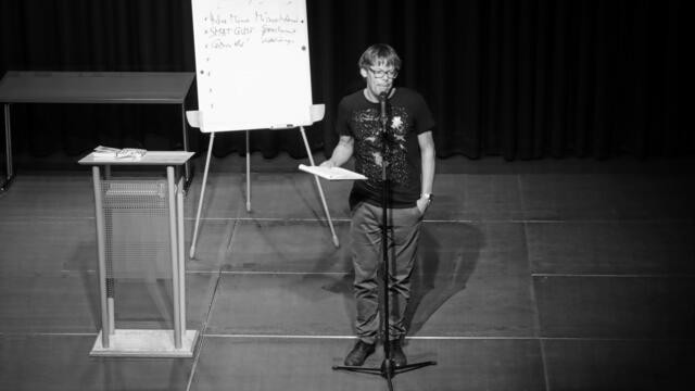 Markus Köhle „Papa Slam“ gehört zum Urgestein der Poetry-Slam-Szene in Österreich - Er war kürzlich am ORG Zams zu Gast. | Foto: ORG Zams