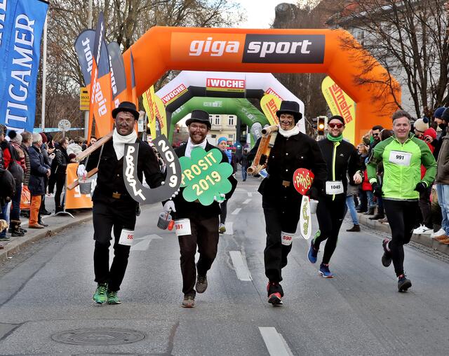 Sportlich ins neue Jahr laufen? Das ist heuer aller Voraussicht nach wieder beim Silvesterlauf möglich.  | Foto: GEPA