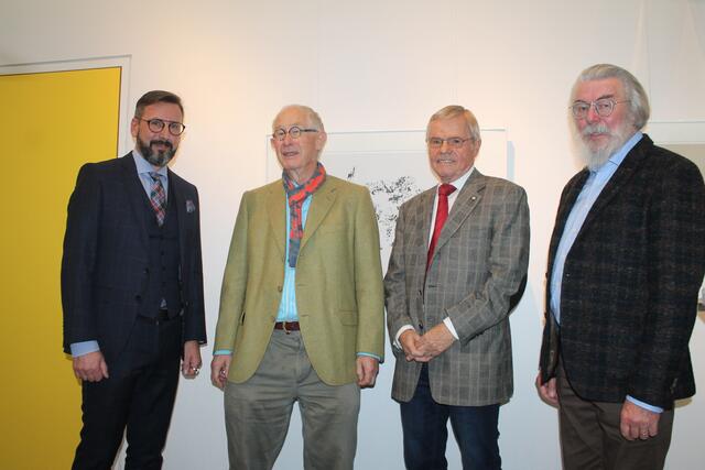 Ausstellungeröffnung mit HTL-Direktor Martin Schmidt-Baldassari, Künstler Reiner Schiestl, Eckart Rainer und Kurator Johannes Maria Pittl.  | Foto: Demir