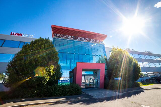 Lumitech ist seit 1997 im Technologiezentrum Jennersdorf ansässig. Nun soll der Standort ausgebaut werden.