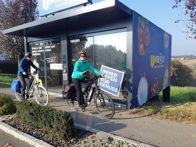 Die "UNIbox" ist bereits aufgestellt. Nun wird sie für den Start am 17. November noch mit ca. 1.000 Produkten bestückt. | Foto: Gemeinde Eichkögl