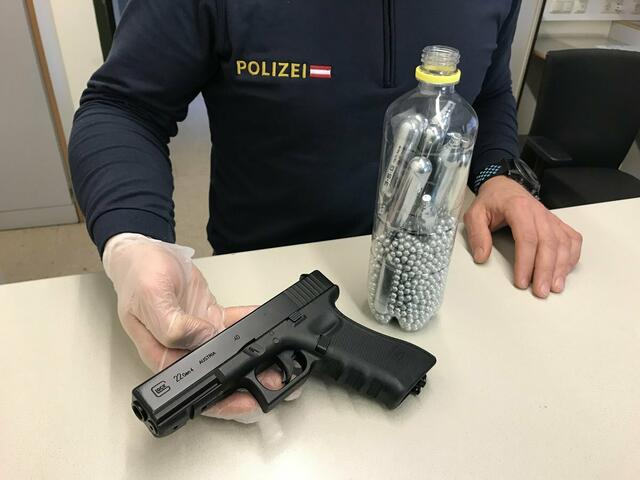 Stahlkugeln aus Softair-Waffen können zu schweren Verletzungen führen. | Foto: Symbolbild/ZOOM Tirol