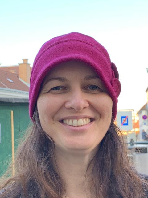 Regina Wiesflecker, Kärnten
Ich backe immer selber, je nach Zeit mindestens 5 Sorten, mit der kleinen Nichte werden es sicher mehr.