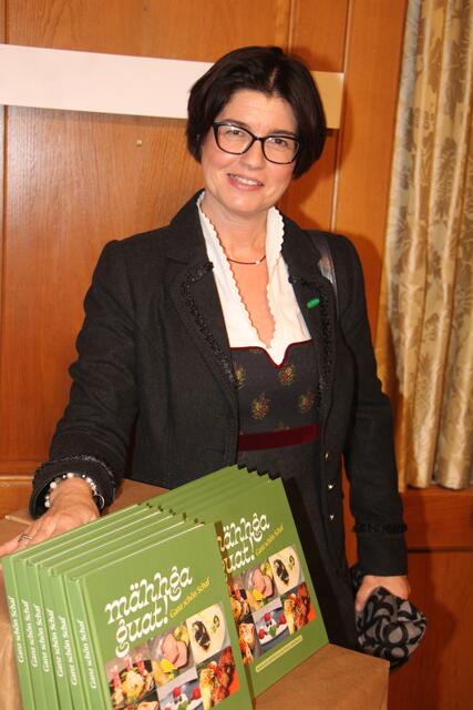 Auch Bezirksbäuerin Ursula Reiter holte sich Tipps für ihre Küche.