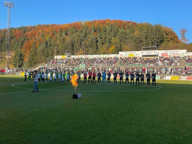 Volle Tribüne, 4.000 Fans in Leoben. Der ASK Voitsberg verlor das "Gipfeltreffen" mit 0:3. | Foto: ASK Voitsberg