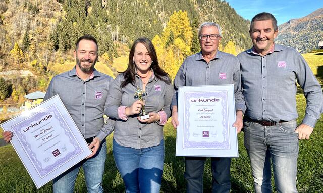 Wurden vom see.theater geehrt: Werner Schmid, Ramona Oberlechner, Karl Zangerl mit Obmann Emil Zangerl (v.l.) | Foto: see.theater