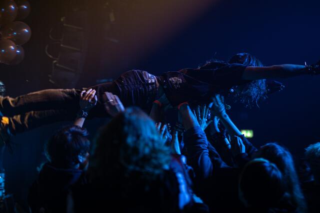 Das SBÄMoween-Festival im Alten Schlachthof in Wels war gut besucht.  | Foto: Raphael Sperl / tricky.pics