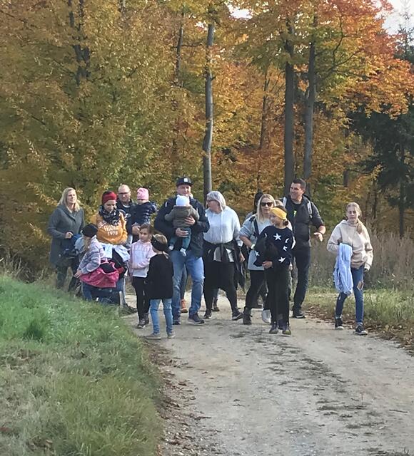 286 Personen lockte die Herbstwanderung in Loiwein an. | Foto: Bettina Noitzmüller