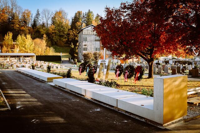 Das neue Mahnmal für den Frieden befindet sich am Stadtfriedhof Trofaiach und ist jederzeit für alle Menschen – egal welcher Konfession – zugänglich.  | Foto: Freisinger