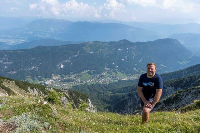 Hecher Christian, Bürgermeister von Bad Bleiberg, konnte es sich nicht nehmen lassen, selbst den Gipfel zu stürmen. | Foto: Marktgemeinde Bad Bleiberg