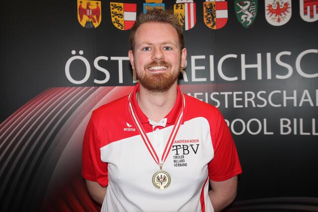 Der glückliche Medaillengewinner in der allgemeinen Herrenklasse, Clemens Schober.