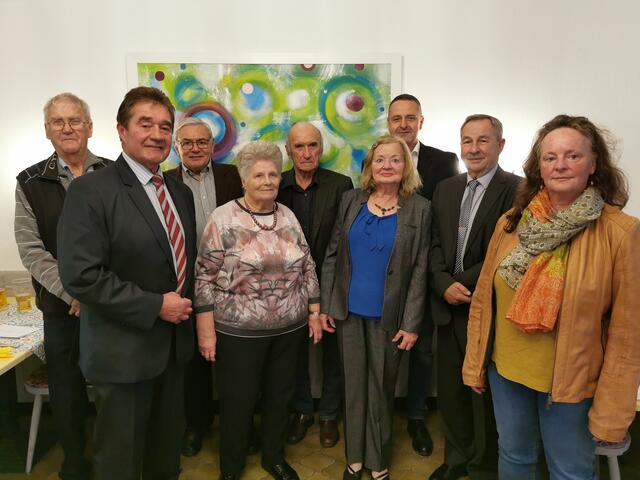 Erwin Fischer, Bürgermeister Ernst Bauer, Walter Aicher, Barbara Kriz, Peter Weinar, Rita Kovarik, OV Rudolf Roschitz, GfGR Herwig Daucher und GR Gabriele Scharrer-Liska.
  | Foto: Gemeinde Ulrichskirchen-Schleinbach