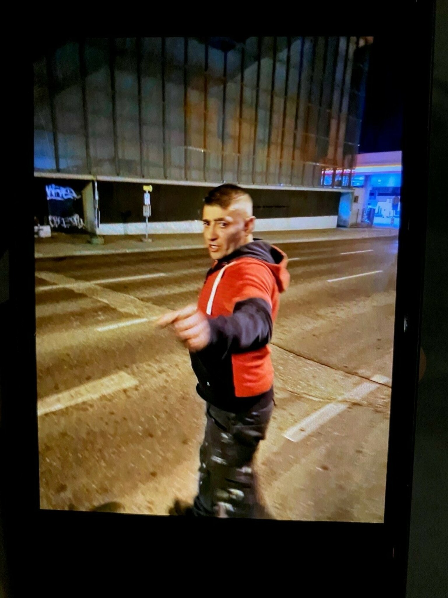 Eil Vergewaltigung In Essen Wer Kennt Diesen Mann Die Polizei Benötigt Ihre Hilfe Sofort - gzz86h7