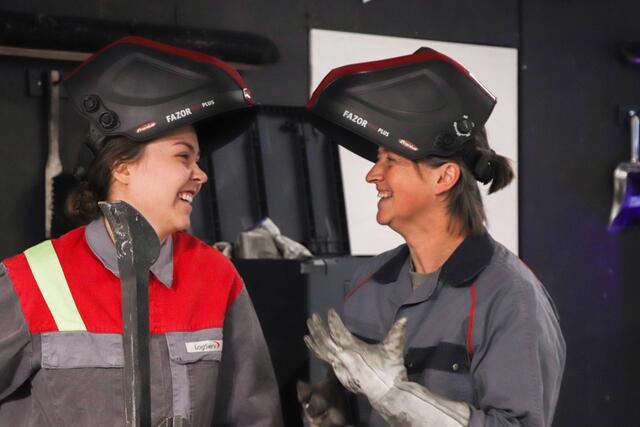 Schweiß-Expertin Tatjana Schinko (rechts) leitete kürzlich einen Workshop nur für Frauen in der Grand Garage. | Foto: Grand Garage