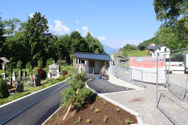 Ein Blick auf die neugestaltete Friedhofsanlage. | Foto: Waltl 