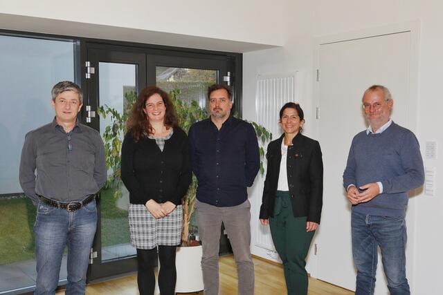 Auftakt der Smart Rural 21-Workshops in Stanz mit Bgm. Fritz Pichler, Edina Ocsko, Alexander Baldele, Heide Rothwangl-Heber und Rainer Rosegger.