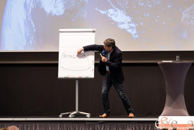 Andreas Jäger hielt das Referat zur Tagung.