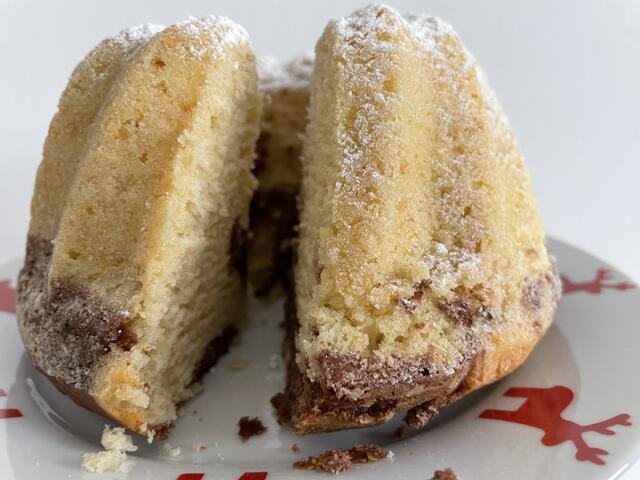 Ein Marmorguglhupf brachte Didi Maier auf den Geschmack und die Idee Koch zu werden.   | Foto: sm