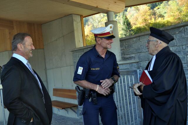 Politik, Exekutive und Geistlichkeit: Brandner, Steinwender und Moshammer.   | Foto: Waltl