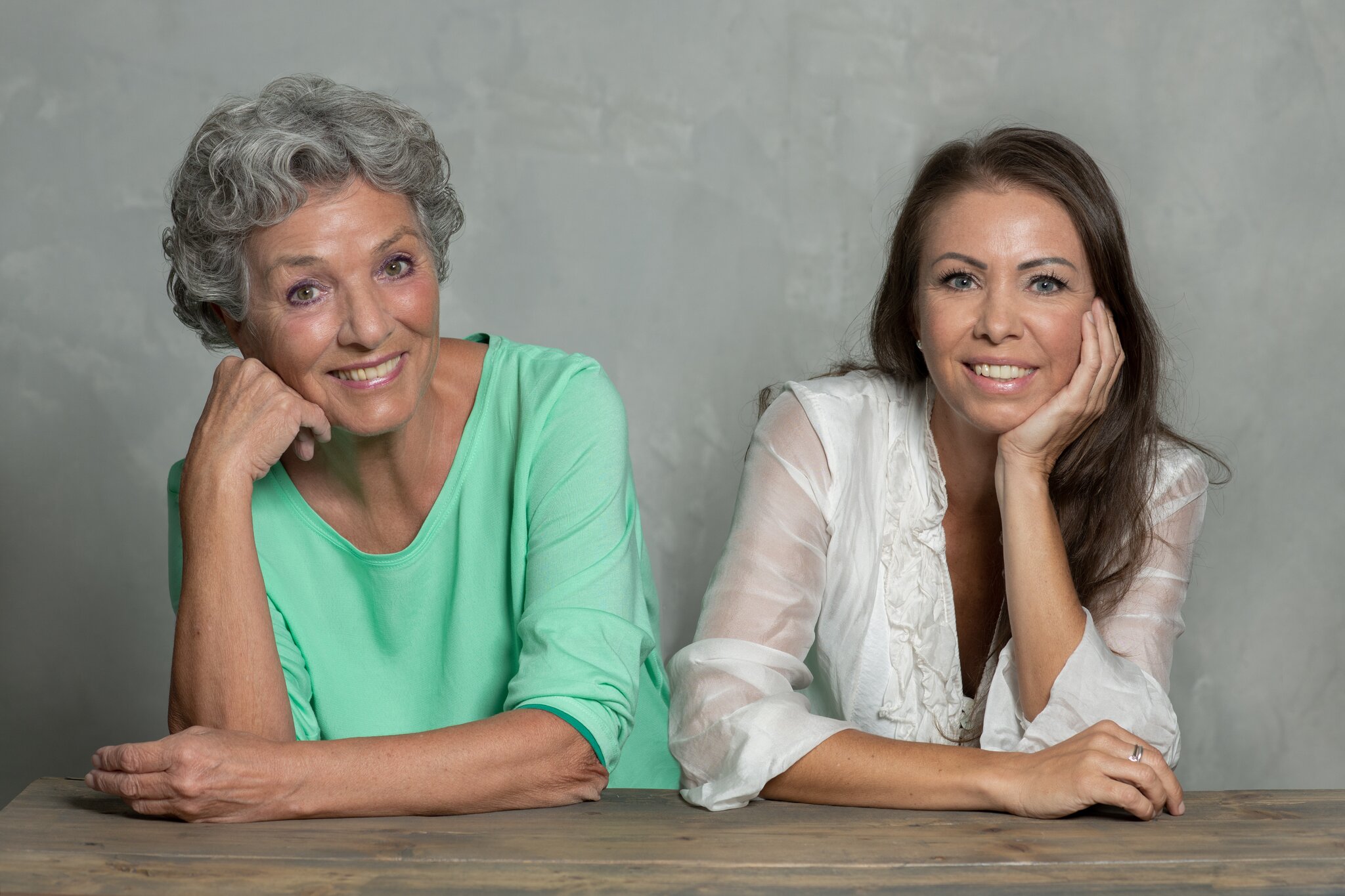 "Simonne Eye Care Foundation" Landecker Stiftung schenkt Kindern aus