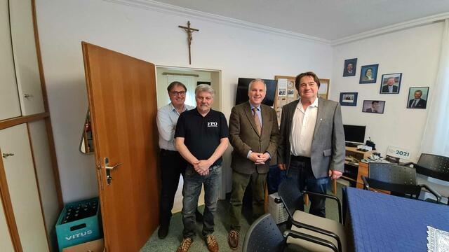 Beim Besuch bei der FPÖ Horn: Karl-Heinz Drilo, Manfred Orl, Walter Rosenkranz und Klemens Kofler (v.l.) | Foto: FPÖ