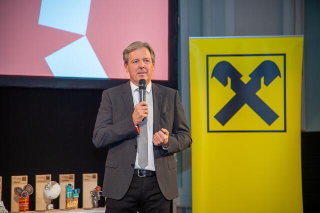 Postulierte den Slogan "Aus Liebe zur Region" als Motto für die Regionalitätspreis-Verleihung: Chefredakteur Roland Reischl | Foto: Foto Jörgler