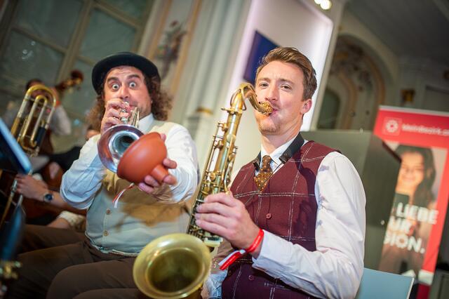 Die Musikerinnen und Musiker des Street View Dixie Club sorgten zwischen den Preisübergaben für gute Stimmung. | Foto: Foto Jörgler