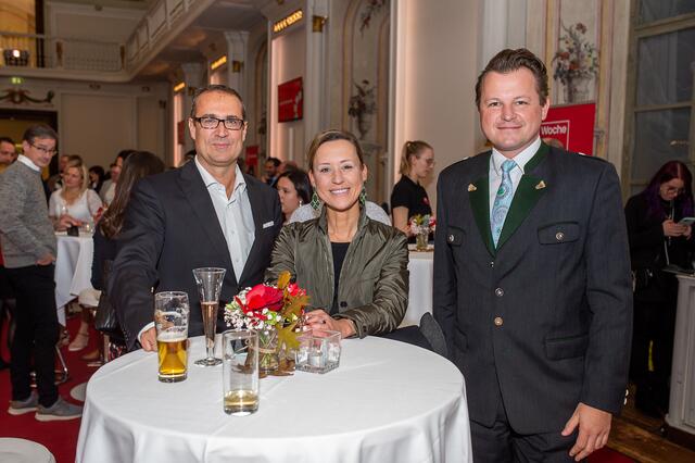 In Feierlaune waren Christoph Ludwig und Nicole Prutsch von der SFG sowie der Vorstand der RegionalMedien Steiermark Georg Doppelhofer. | Foto: Foto Jörgler