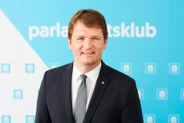 Bundesrat Bernhard Hirczy schlägt Ökostromerzeugung entlang der S7 vor. | Foto: ÖVP