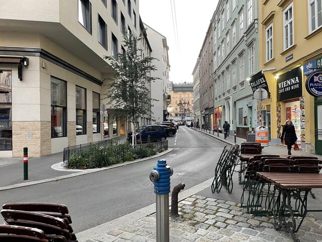 Die kleine Margaretenstraße befindet sich zwischen der Operngasse und dem Rilkeplatz.  | Foto: Salme Taha Ali Mohamed