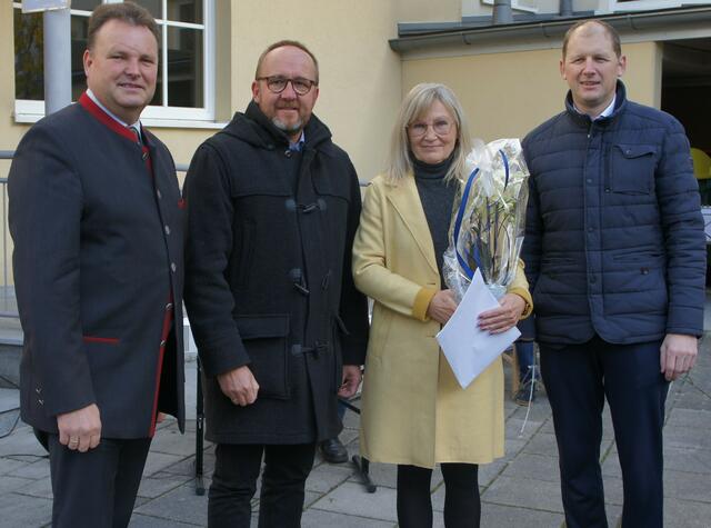 Schulrätin Christine Loibl mit den Bürgermeistern Franz Sonnleitner, Friedrich Salzer und Wolfgang Pöhacker | Foto: Silke Temper