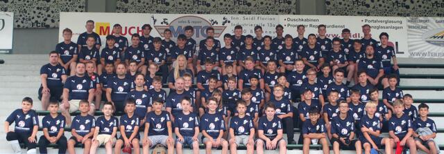 Die Spieler*innen der Spielgemeinschaft Braunau-St. Peter–Ranshofen.  | Foto: SPG Braunau-Ranshofen-St. Peter