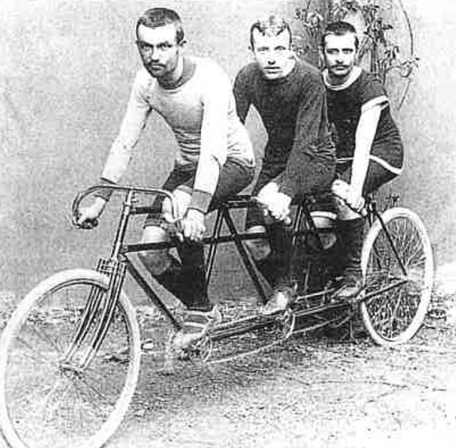 War der erste Puch-Werksfahrer: Franz Gerger (l.) | Foto: Schaupp