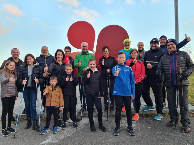 Die fleißigen Läufer und Nordic Walker aus Sallingstadt freuen sich auf euer Kommen: Livia Dräger, Dietmar Hipp, Lilly Hipp, Anton Hipp, Luis Hipp, Daniela Hölzl, Klaudia Hipp, Tobias Hölzl, Günther Hipp, Lara Hölzl, Maria Hipp, Linus Hipp, Josef Schaden, Roswitha Schaden, Thomas Lang, Christopher Edelmaier, Franz Schaden und Gerhard Hipp (v.l.). | Foto: privat