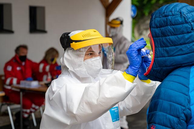Neben den neuen Gurgeltests in Spar-Filialen wurde auch das PCR-Test-Angebot in den öffentlichen Teststraßen erweitert. | Foto: fotokerschi.at/Werner Kerschbaummayr