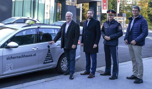 Erwin Leitner, Fachgruppenobmann der Taxifahrer, Landesrat Stefan Schnöll, Landespolizeidirektor Bernhard Rausch und Johannes Gfrerer, Pressesprecher Salzburger Verkehrsverbundes. | Foto: P8 Marketing GmbH