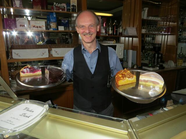 Herrliche Torten und Kuchen bietet Michael Smolinka mit klassischen Kaffeespezialitäten.