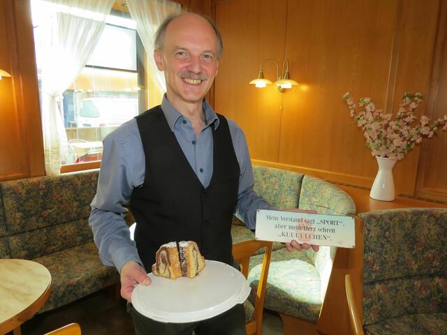 Kuchen statt Sport ist das Motto von Michael Smolinka in seiner Konditorei in der Westbahnstraße 19.