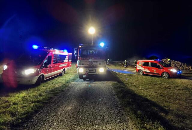 Insgesamt waren drei Fahrzeuge der Feuerwehr Kottes am Einsatz beteiligt. | Foto: Feuerwehr Kottes