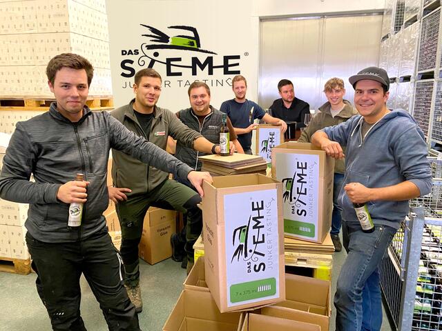 Franz-Josef Tschermonegg, Florian Dillinger, Stefan Germuth, Mathias Prugmaier, Florian Lieleg, Franz Regele und Johannes Pichler. Der Steirische Junker und der neue Weinjahrgang können kommen, die SIEME sind dafür bestens gerüstet.brandmarketing | Foto: brandmarketing