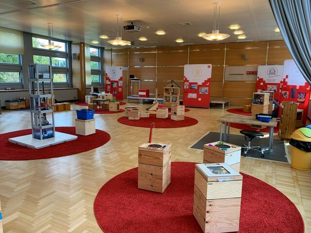 In der Wirtschaftskammer Rohrbacher wird ein Stationsbetrieb aufgebaut. | Foto: KET – Kinder erleben Technik