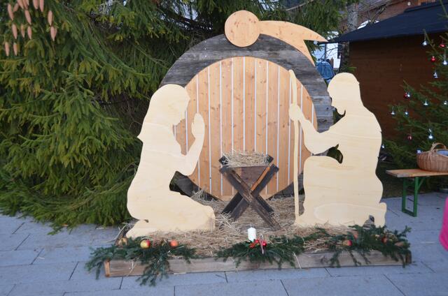 Die Weihnachtskrippe am Dorfplatz in Breitenwang. | Foto: Gem. Breitenwang